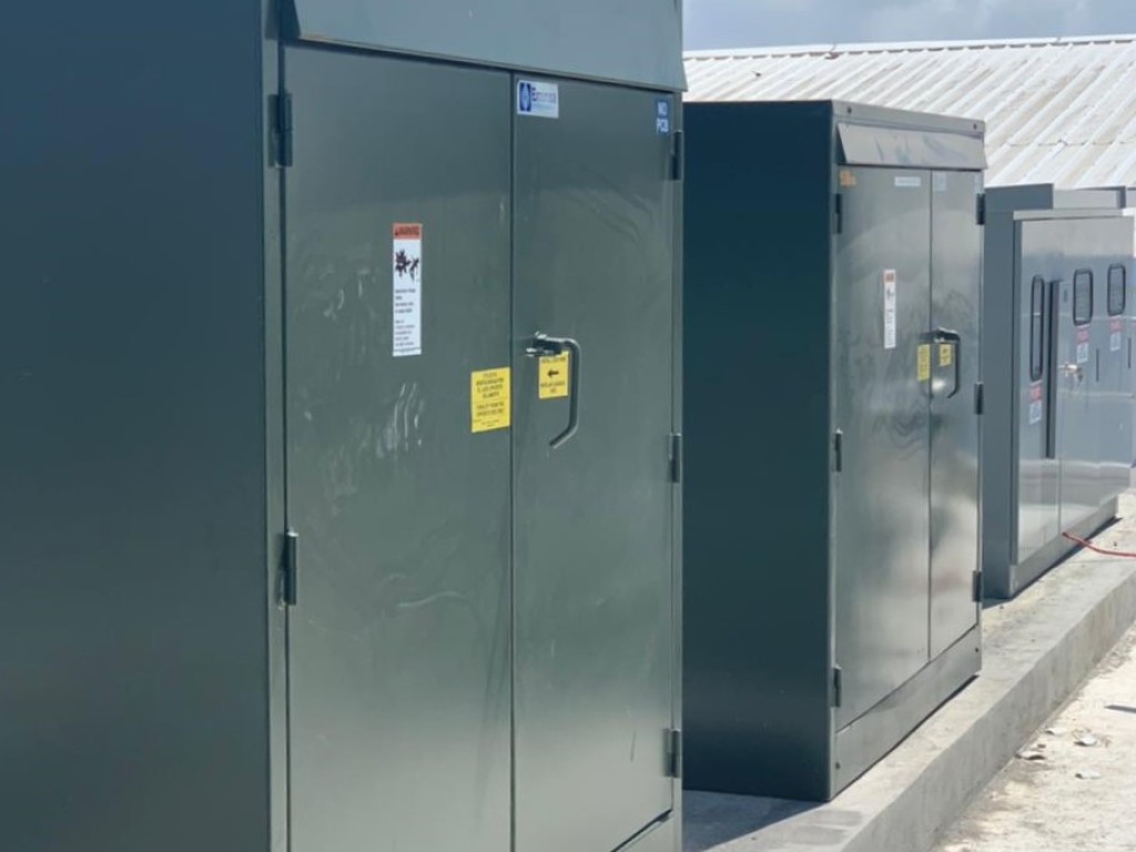 Inst. 2 Transformador Padmounted De 1500 Y Seccionadora