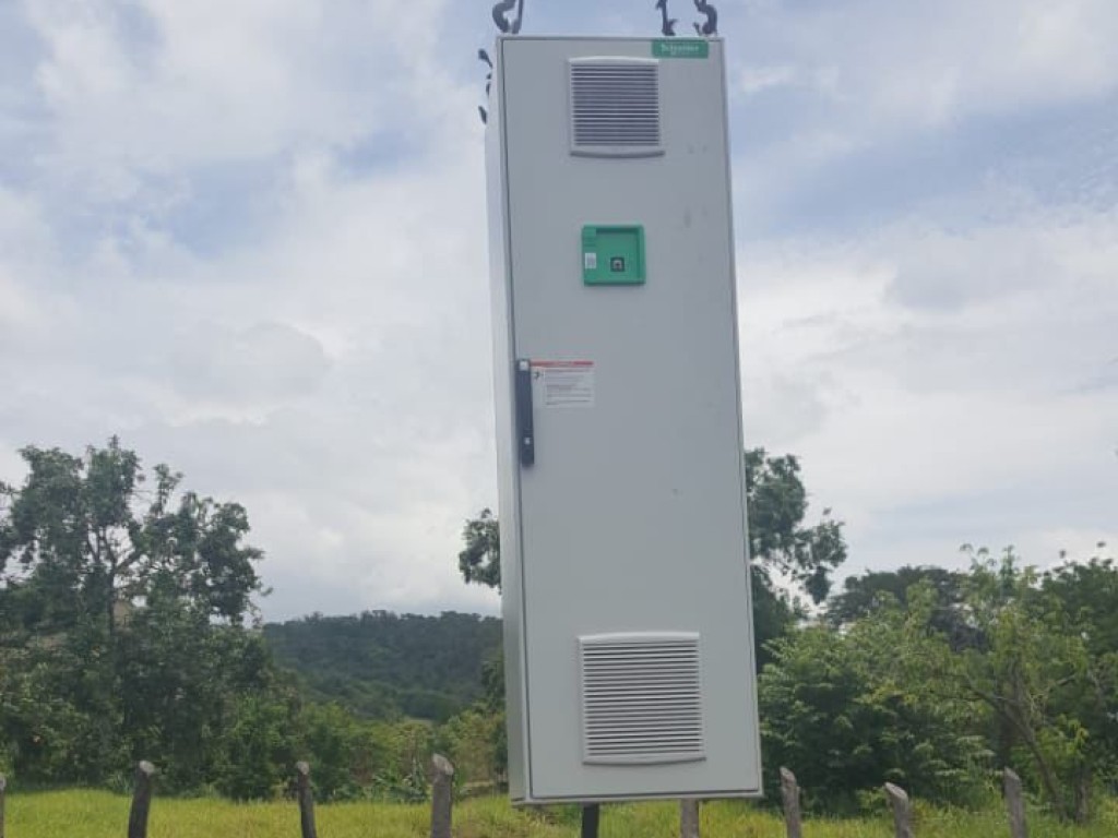 Instalación Variador De Frecuencia De 250HP Para Sistema De Bombeo Con Bomba De 250HP En Siembra De Aguacate.