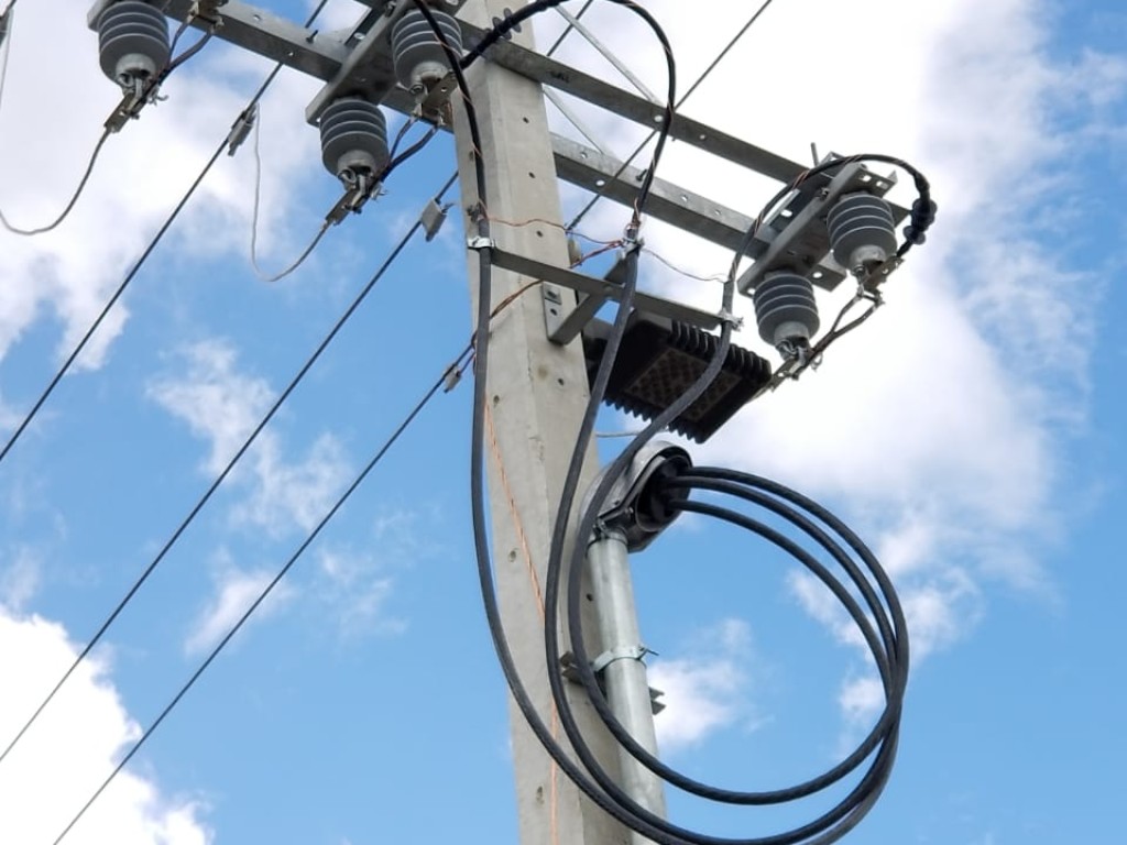 Interconexión Eléctricas De Media Tensión